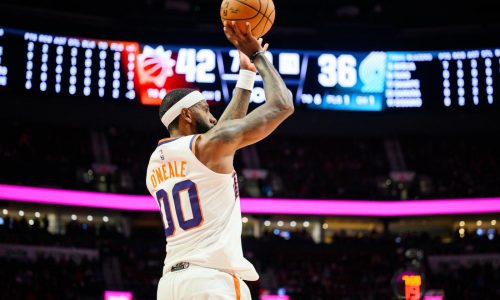 Booker anota 19 puntos y Suns vencen a Blazers por 127-110