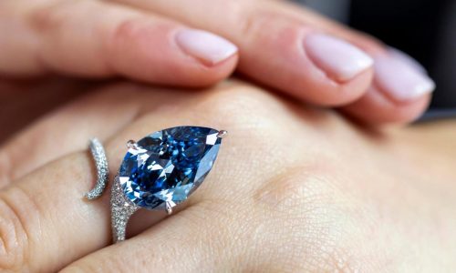 ‘Mellon Blue’ diamond sells for $26.6 million at Swiss auction