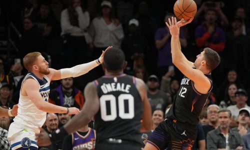 Gillespie anota con 6,4 segundos restantes y Suns sorprenden 114-113 a Timberwolves