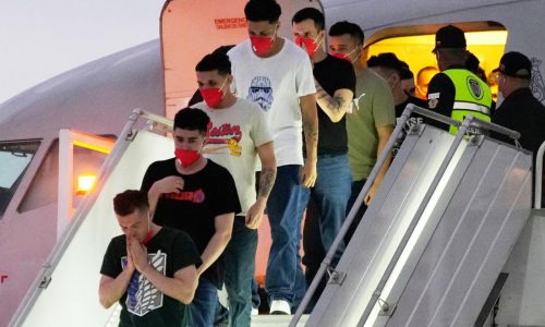 Juez reabre investigación por desacato contra el gobierno de Trump