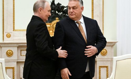 Premier de Hungría busca más petróleo y gas ruso en conversaciones con Putin en el Kremlin