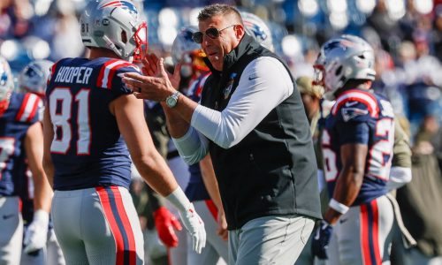 Mike Vrabel commends Patriots players for continuing to work on off day
