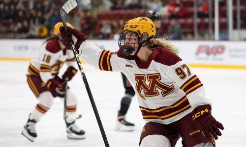 Women’s hockey: Gophers move up to No. 2 in USHOC poll