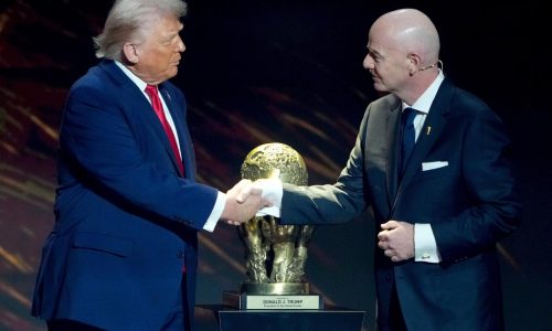 En 2025, Trump instó a la FIFA, los Juegos Olímpicos y la NCAA alinearse; en su mayoría, cumplieron