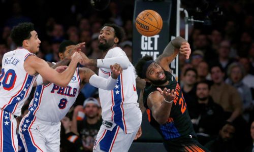 Maxey y Edgecombe ayudan a que 76ers condenen a Knicks a su 2da derrota como locales en la campaña