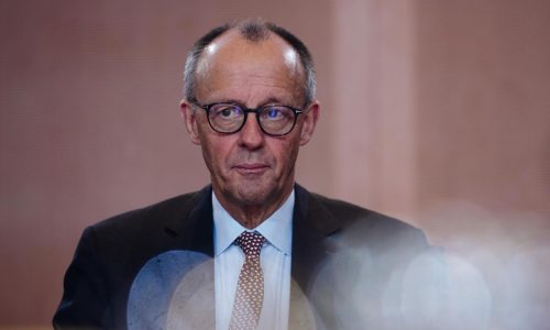 Líder alemán dice que estrategia de EEUU muestra la necesidad de independencia europea en seguridad