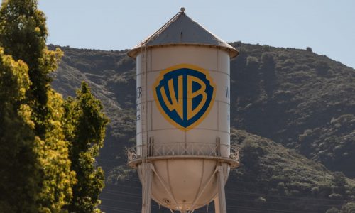 Paramount goes hostile: Tries to outbid Netflix in race for Warner Bros.