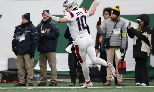 Drake Maye saves best performance for Patriots’ penultimate game