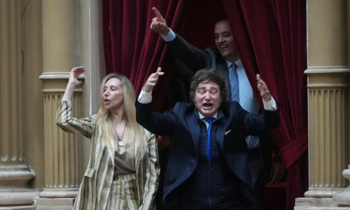 Diputados argentinos aprueban presupuesto de 2026; Milei sufre revés con un apartado