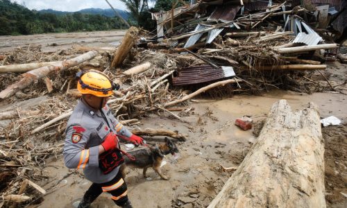 Suben a más de 1.400 los muertos por inundaciones en Indonesia, Sri Lanka, Tailandia y Malasia
