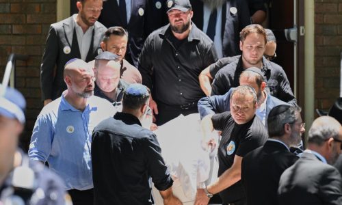 Australia llora a víctima de 10 años de tiroteo en Bondi. Albanese promete leyes contra el odio