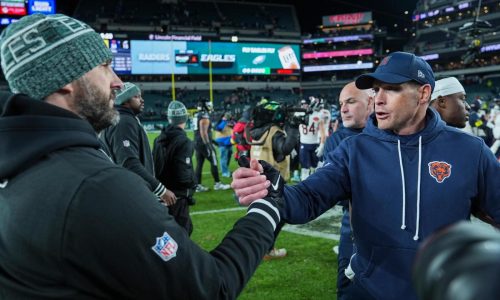 Ben Johnson causa sensación al frente de los Bears, líderes de la Conferencia Nacional