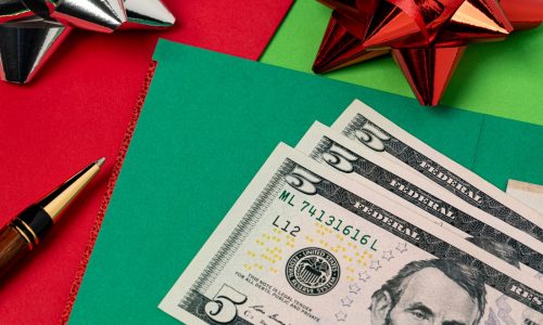 Fewer Americans plan to tip this holiday season: Survey