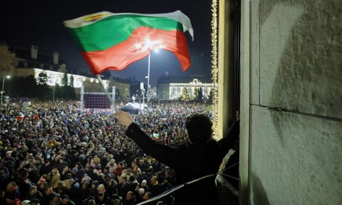 Renuncia gobierno de Bulgaria tras protestas masivas