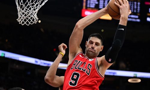 Buzelis y Vucevic anotan 24 puntos cada uno en victoria de Bulls 136-125 sobre Cavaliers