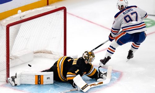 Bruins dumped at home by McDavid, Oilers, 3-1