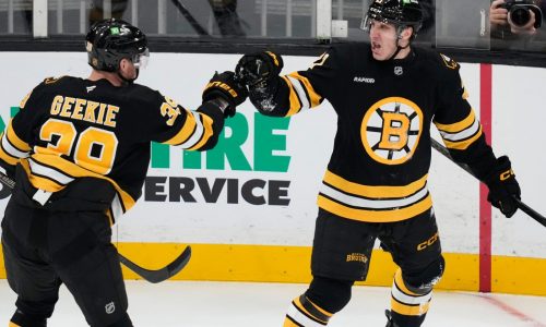 Bruins get back on track with 5-2 win over Blues
