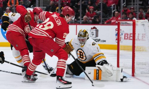 Bruins can’t chase down Red Wings, lose 5-4