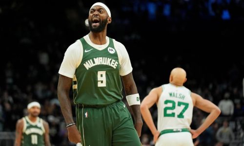 Kuzma y Portis conducen a Bucks a victoria sin el lesionado Antetokounmpo, 116-101 sobre Celtics