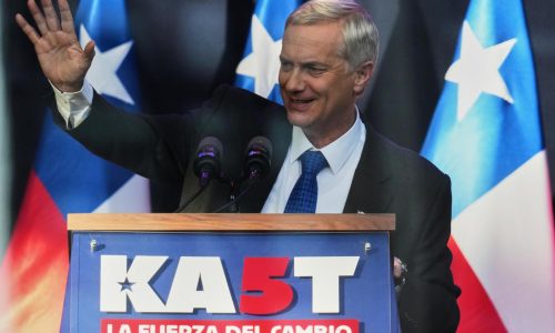 Candidatos hacen el último esfuerzo antes de la decisiva segunda vuelta presidencial en Chile