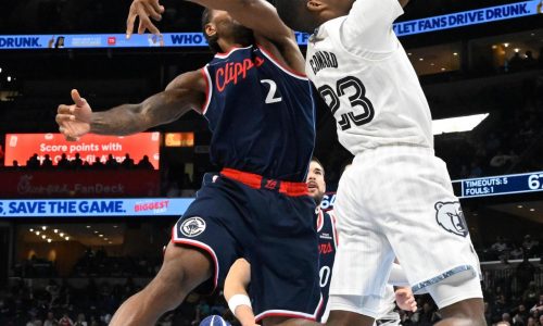 Novato Cedric Howard logra 23 puntos y 14 rebotes en victoria de Grizzlies 107-98 sobre Clippers