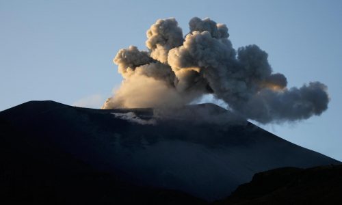“No le tenemos miedo”, dicen indígenas colombianos ante la amenaza del volcán Puracé