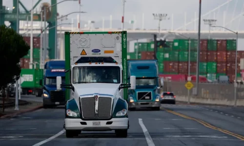 California Delays Revoking 17,000 CDLs Until March After Immigrants Sue