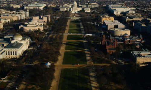 Cámara baja de EEUU rechaza resoluciones para limitar campaña de Trump contra Venezuela y cárteles