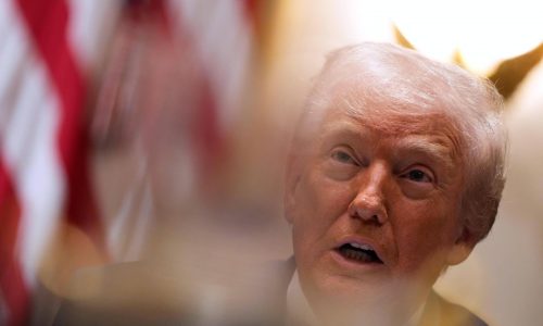 La Corte Suprema podría respaldar facultad de Trump para destituir a miembros de agencias