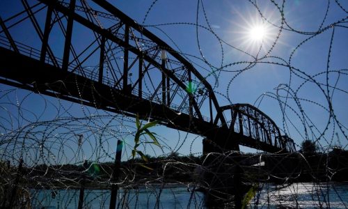 Trump quiere que tripulaciones mexicanas de trenes en EEUU hablen inglés