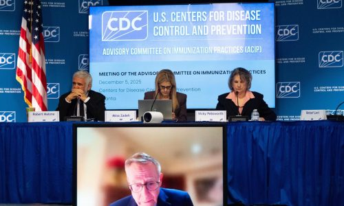 Comité asesor en EEUU cambia recomendación sobre vacunar a recién nacidos contra la hepatitis B