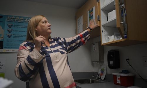 Comunidad afectada por adicciones lucha por mantener programa de jeringas tras orden de Trump