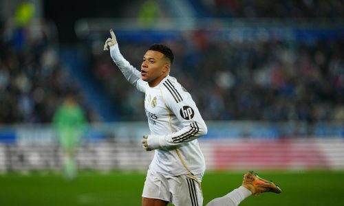 Mbappé anota en su regreso tras lesión y Madrid vence a Alavés, impulsando a Alonso