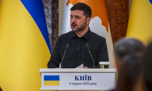 Ataque de dron ruso mata a un niño en Ucrania mientras sigue el secreto sobre conversaciones de paz