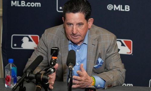 Filis extienden contrato del mánager Rob Thomson un año más hasta el 2027