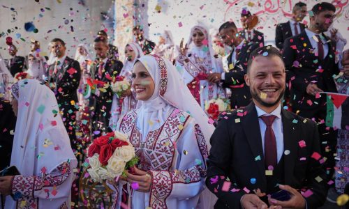 Una boda masiva en Gaza celebra la nueva vida tras años de guerra y tragedia