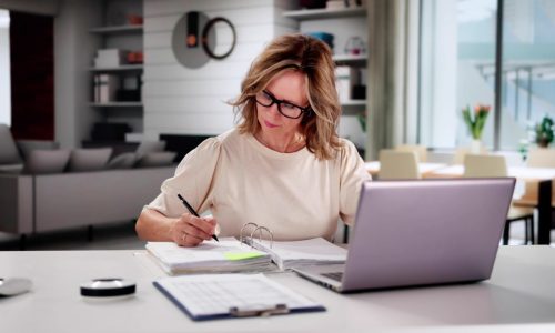 Struggling to set 2026 financial goals? Get an AI assist