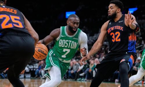 Celtics se imponen 123-117 a Knicks tras resistir embate final en revancha de semifinal del Este