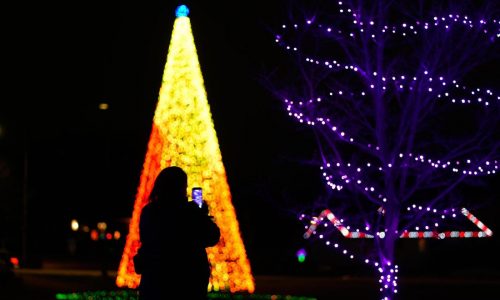 One Tech Tip: Spend quality time with loved ones, not a screen, over the holidays