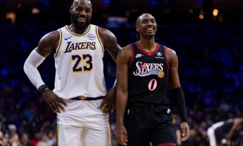 James anota triple, suma 29 y Doncic logra triple-doble en victoria de Lakers sobre 76ers