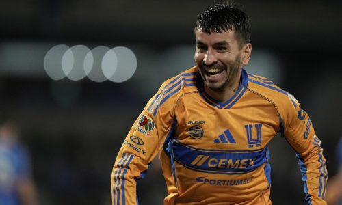 Cruz Azul salva apenas un empate 1-1 ante Tigres en la ida de las semifinales de la Liga MX