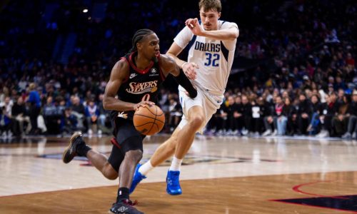 Tyrese Maxey anota 38 puntos y 76ers derrotan 121-114 a Mavericks