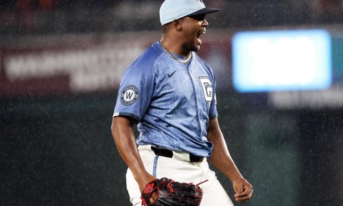 Marineros adquieren al relevista dominicano José A. Ferrer en canje con Nacionales