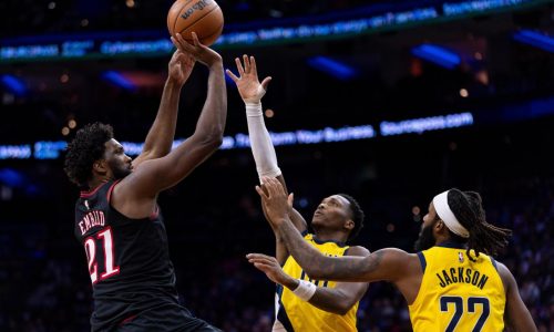Embiid anota 39 puntos y lidera a 76ers en victoria 115-105 ante Pacers