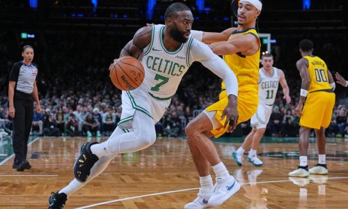 Jaylen Brown anota 31 puntos en la victoria de los Celtics 103-95 sobre los Pacers