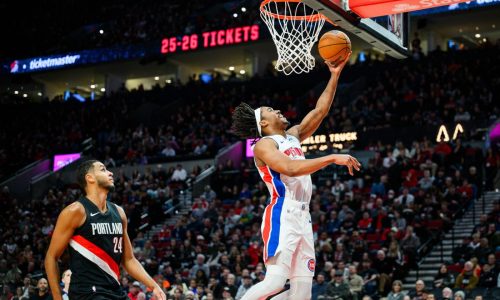 Pistons vencen 110-102 a Trail Blazers tras perder ventaja de 21 puntos