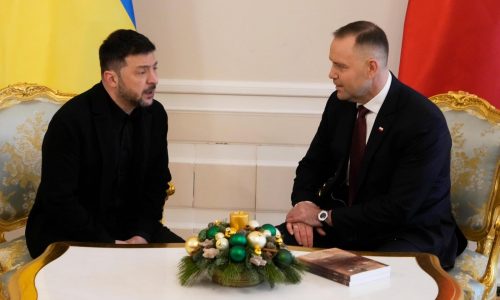 Presidentes de Ucrania y Polonia muestran unidad contra Rusia y abordan tensiones históricas