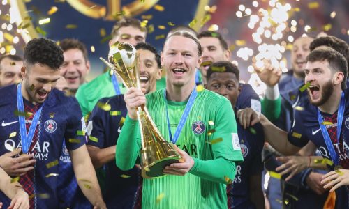 El portero Matvey Safonov del PSG sufre fractura en la mano tras heroica tanda de penales