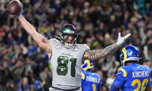 Seahawks remontan déficit de 16 puntos y sorprenden a Rams en tiempo extra para liderar división