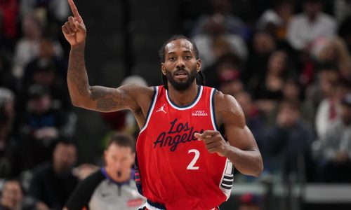 Con 41 puntos de Leonard, Clippers arrollan 128-108 a Rockets